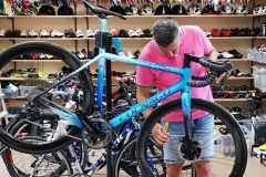 colnago_c64_50s_BFBL-shimano-dura-ace-di2-9170-disc-campagnolo-bora-wto_008_resize