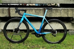colnago_c64_50s_BFBL-shimano-dura-ace-di2-9170-disc-campagnolo-bora-wto_018_resize
