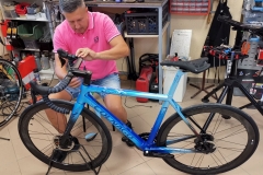 colnago_c64_50s_BFBL-shimano-dura-ace-di2-9170-disc-campagnolo-bora-wto_020_resize